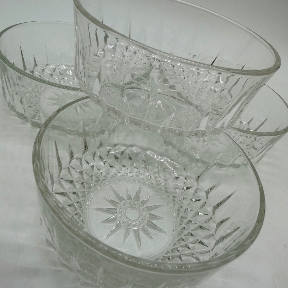 Arcoroc France Clear Glass Bowls Set of 4 Diamond Starburst Pattern Vintage